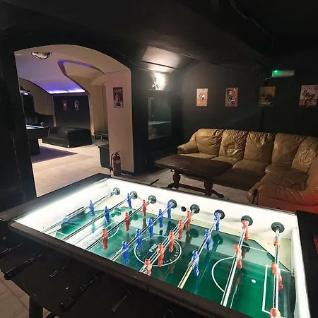 בית נופש The Bachelor Private Club